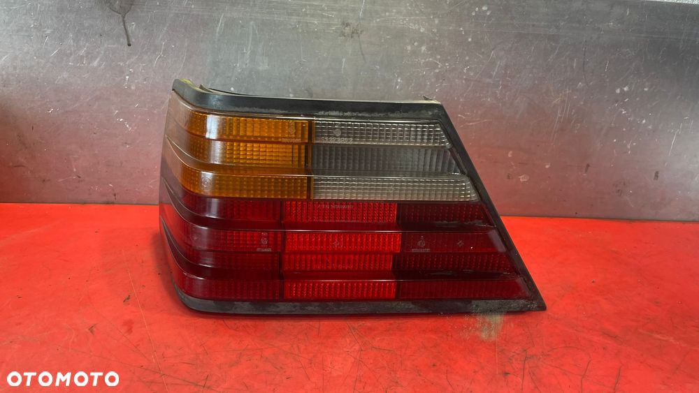 Mercedes W124 Lampa tylna tył lewa Oryginał - 1