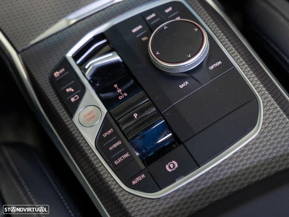 BMW 330 e Pack Desportivo M Auto - 16