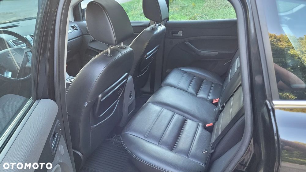 Ford Kuga - 11