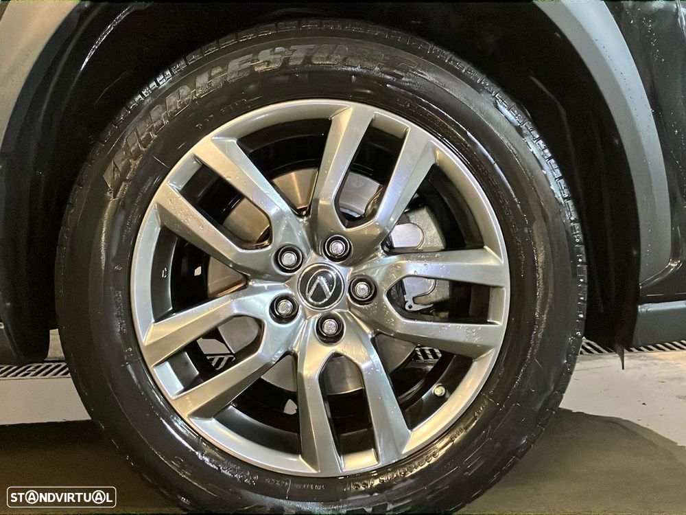 Lexus NX 300h Executive - 25