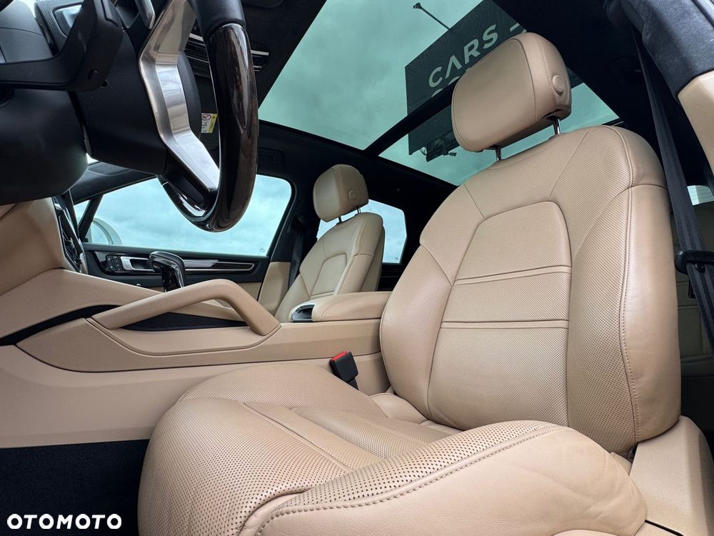 Porsche Cayenne - 16