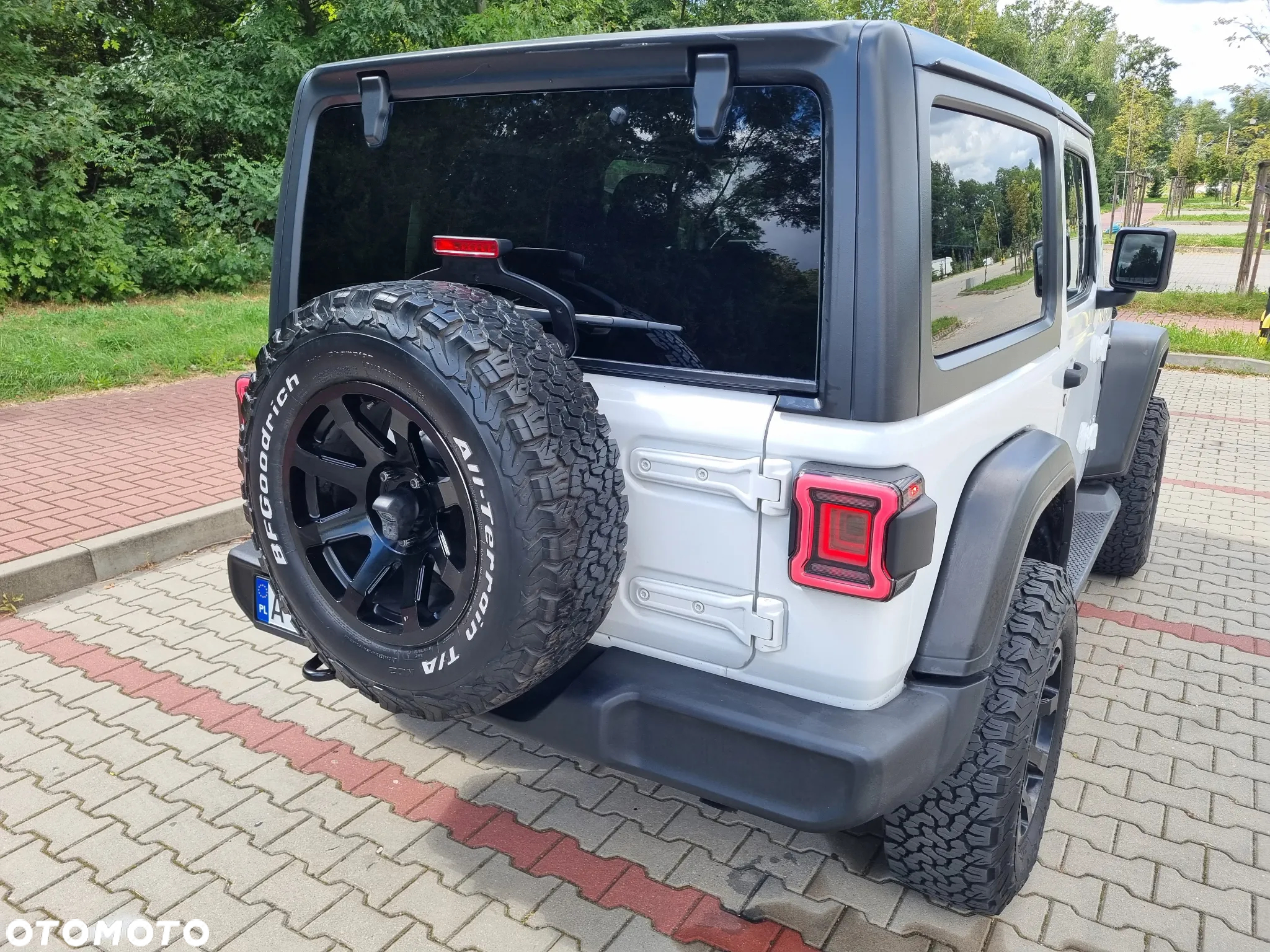 Jeep Wrangler - 10