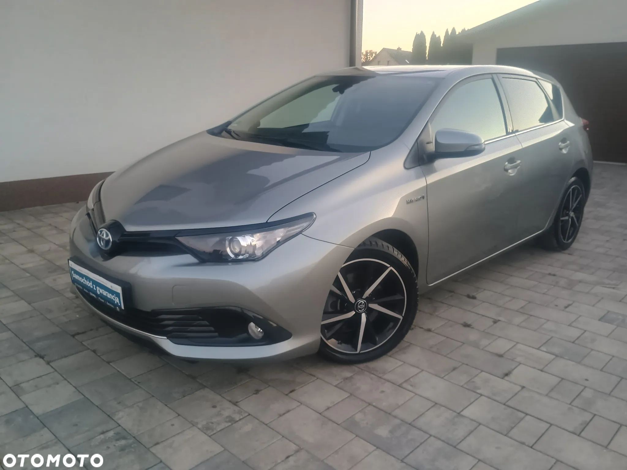 Toyota Auris 1.8 VVT-i Hybrid Automatik Executive - 2