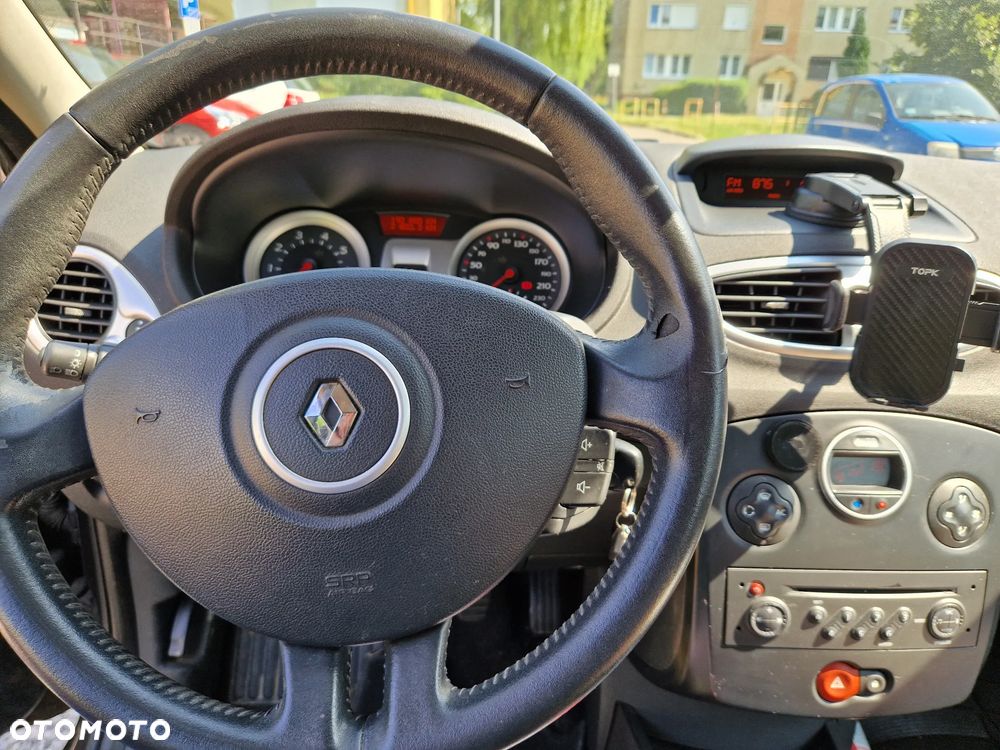 Renault Clio - 8