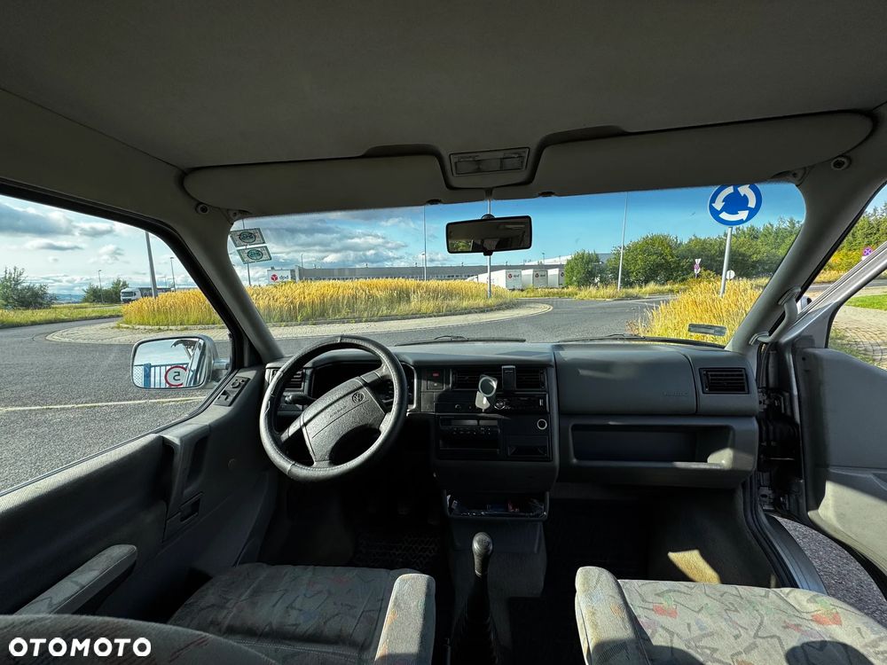 Volkswagen Multivan - 16