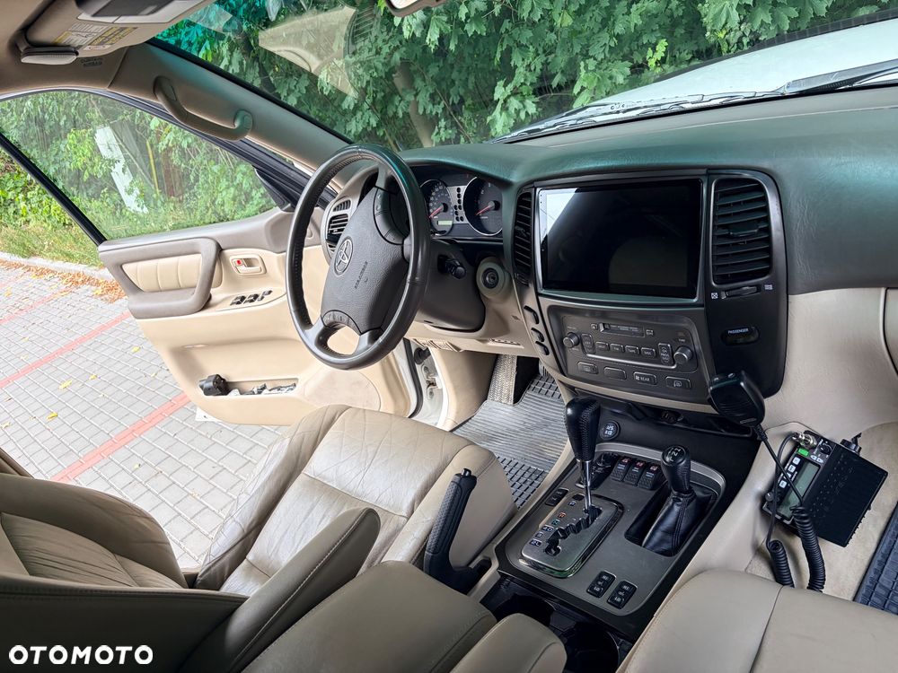 Toyota Land Cruiser 100 Executive - 8