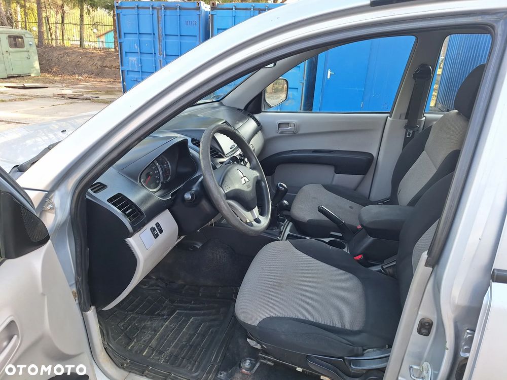 Mitsubishi L200 - 10