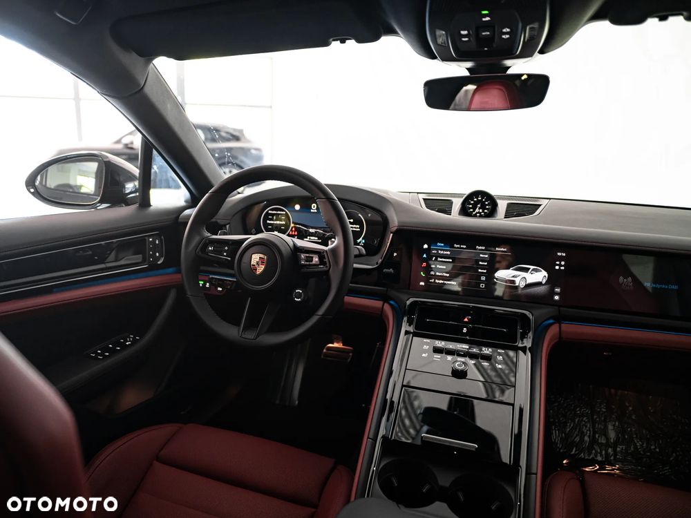 Porsche Panamera 4 - 11