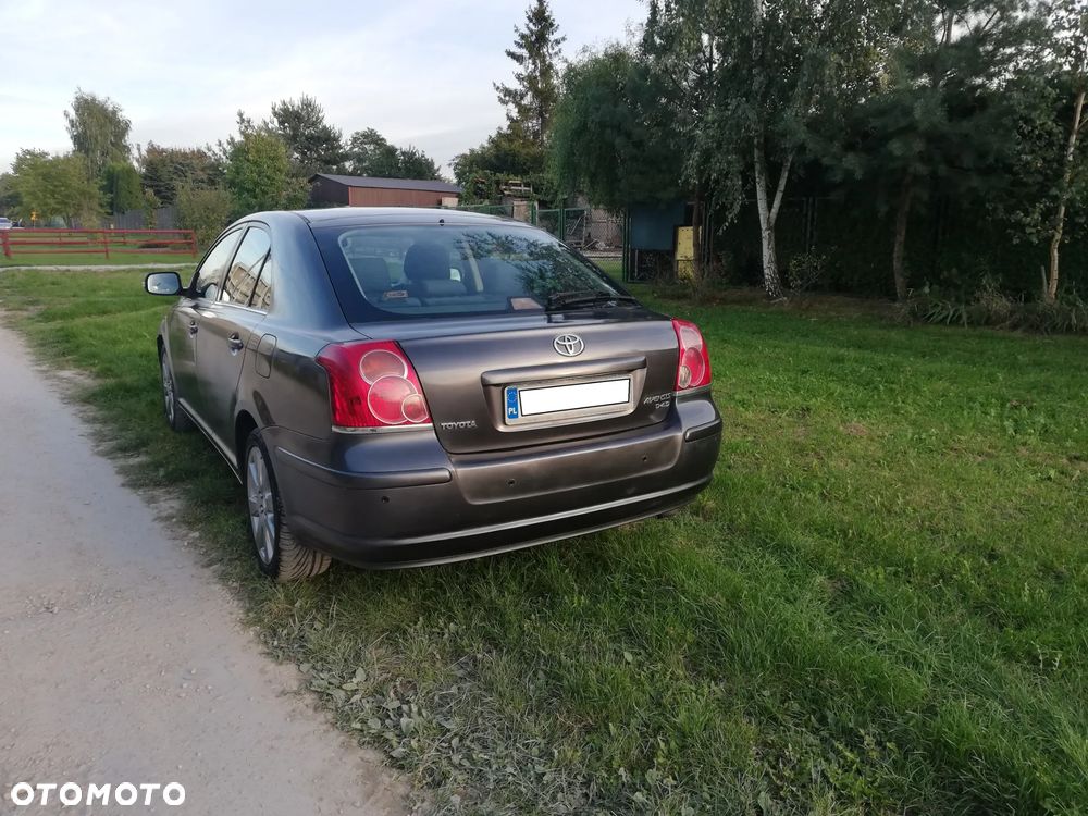 Toyota Avensis - 5