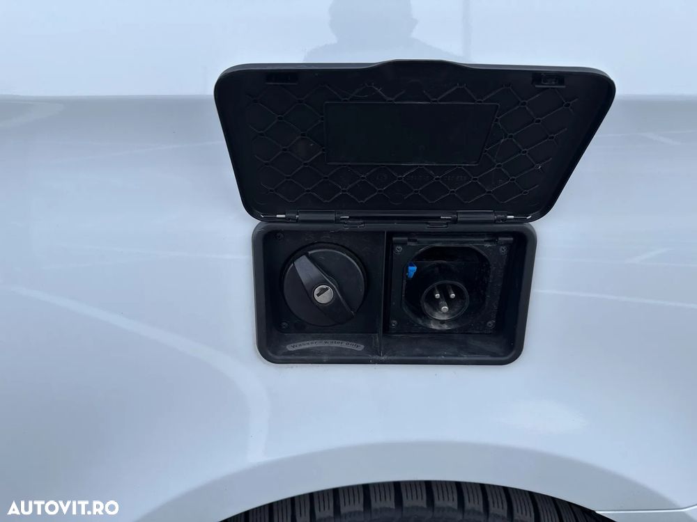 Mercedes-Benz V - 32