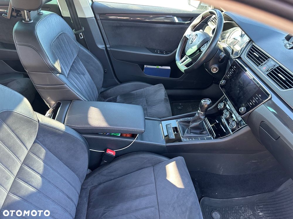 Skoda Superb 2.0 TDI Sportline - 12