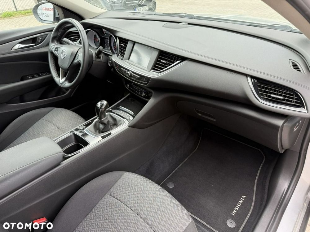 Opel Insignia - 12