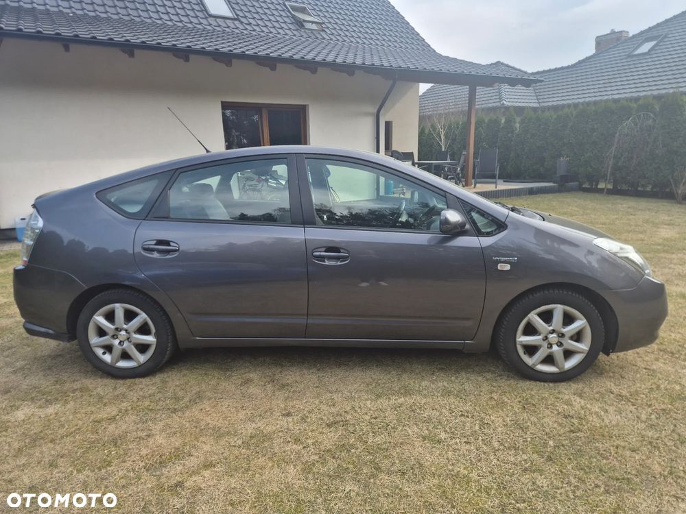 Toyota Prius - 3