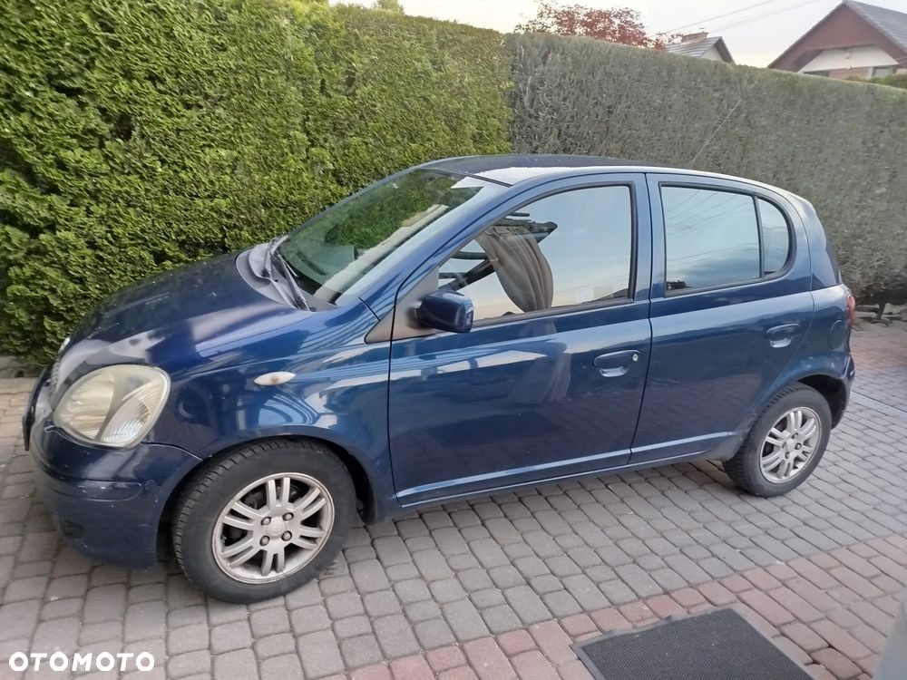 Toyota Yaris - 1