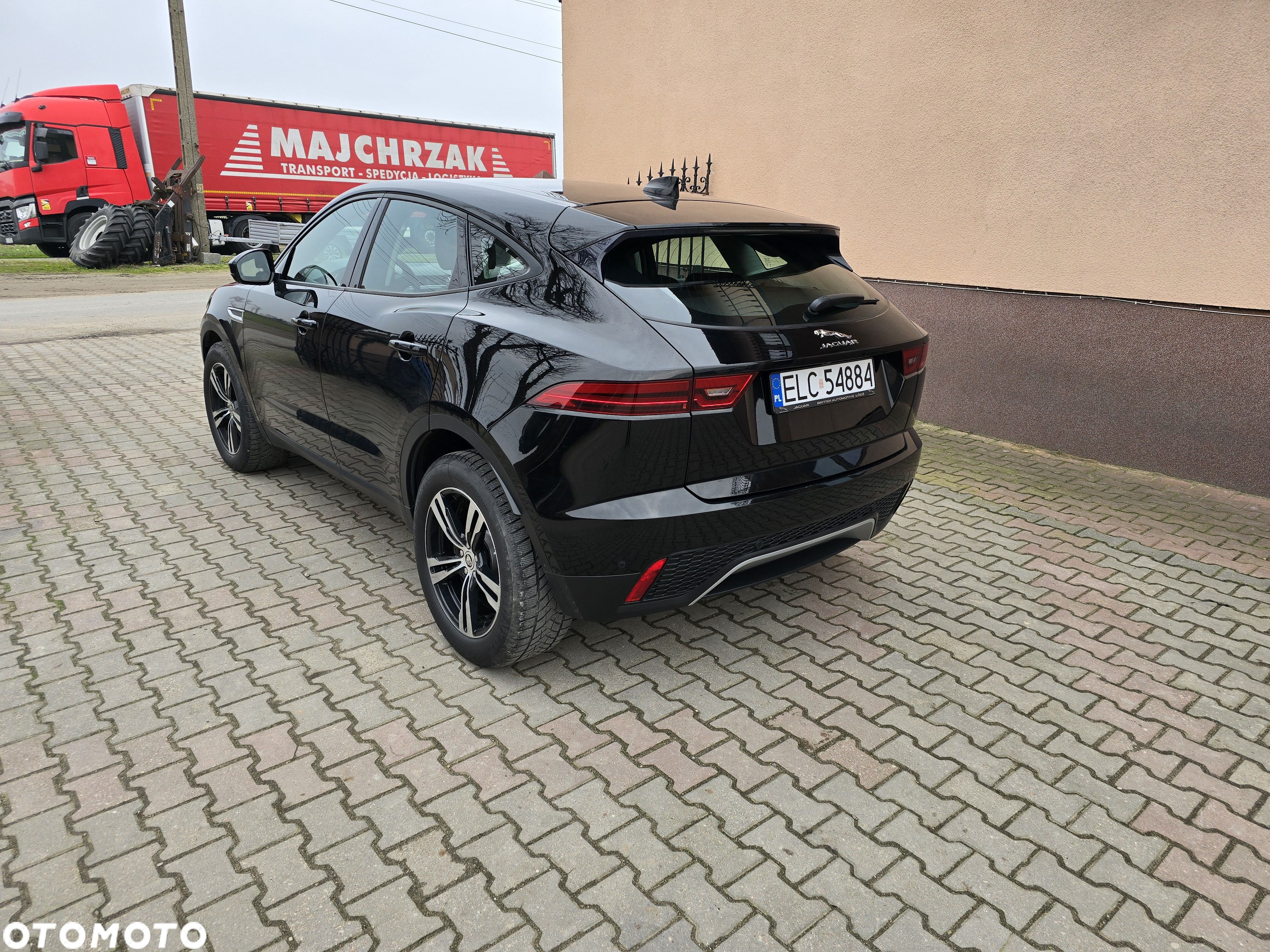 Jaguar E-Pace 2.0 i4D AWD R-Dynamic S - 4