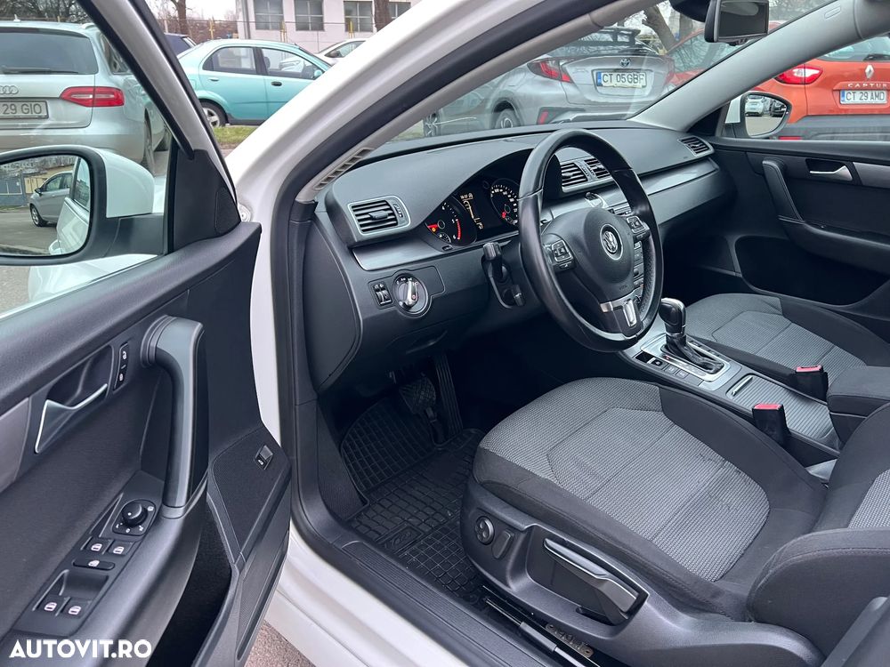 Volkswagen Passat 2.0 Blue TDI DPF DSG Comfortline - 32