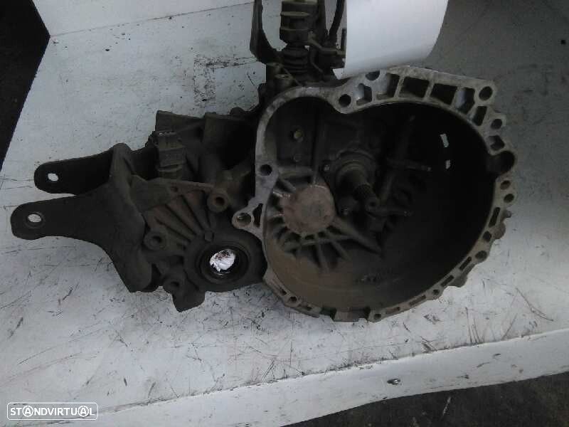 CAIXA VELOCIDADES HYUNDAI MATRIX 2004 - 1