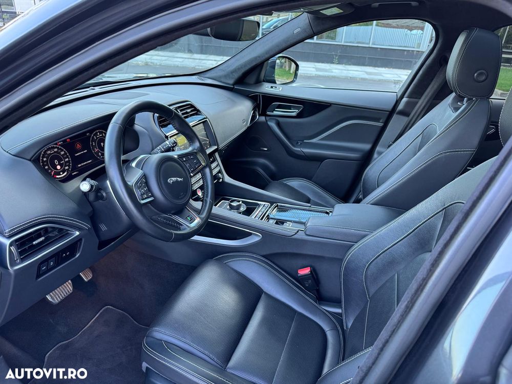 Jaguar F-Pace 25t AWD R-Sport - 21