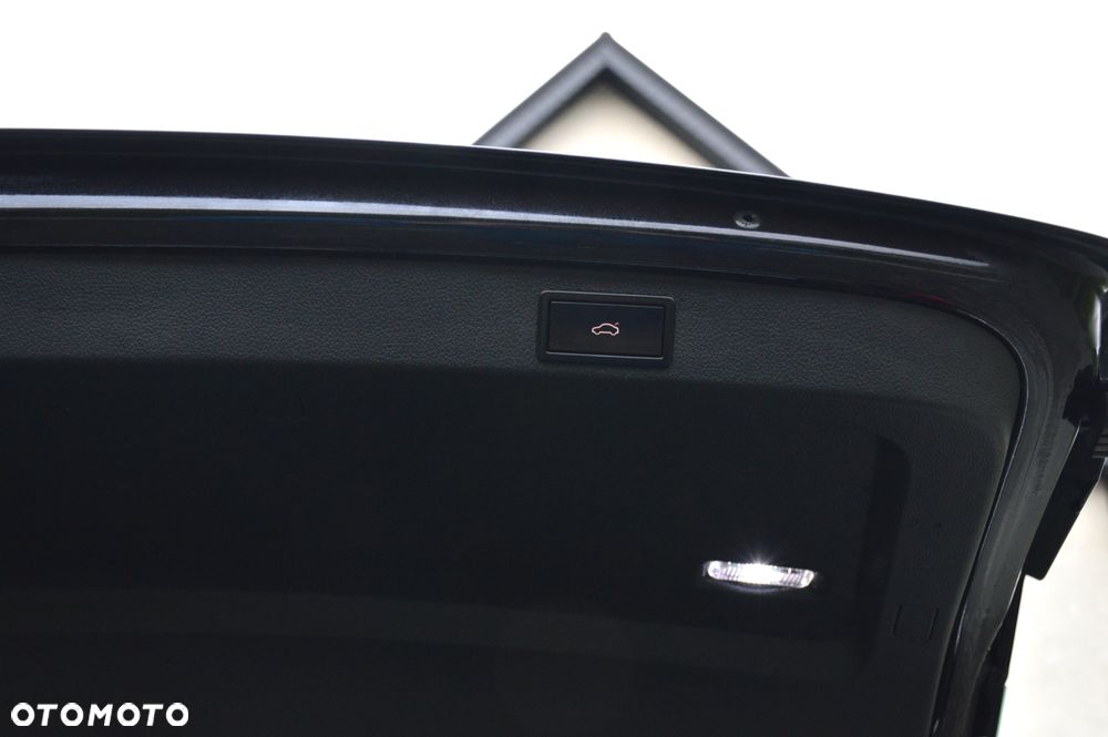 Skoda Superb 2.0 TDI SCR Sportline DSG - 35