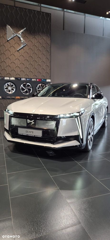 DS Automobiles N°8 - 3