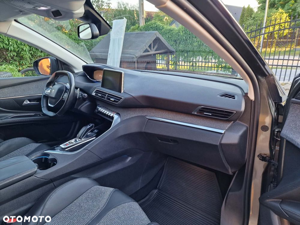 Peugeot 5008 BlueHDI 120 EAT6 Stop & Start Allure - 23