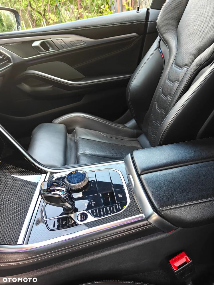 BMW Seria 8 - 15
