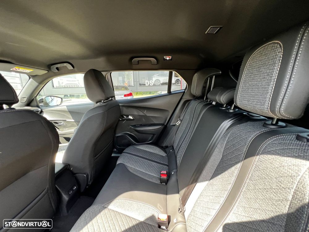 Peugeot 2008 1.2 Hybrid Allure e-DCS6 - 11