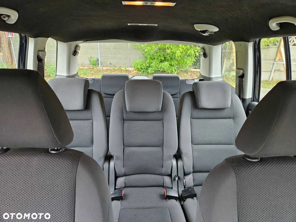 Volkswagen Touran 1.6 TDI DPF BlueMotion Technology Trendline - 12