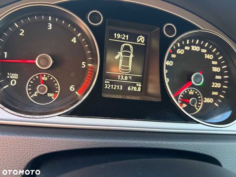 Volkswagen Passat 2.0 TDI DSG BlueMotion Technology Comfortline - 11