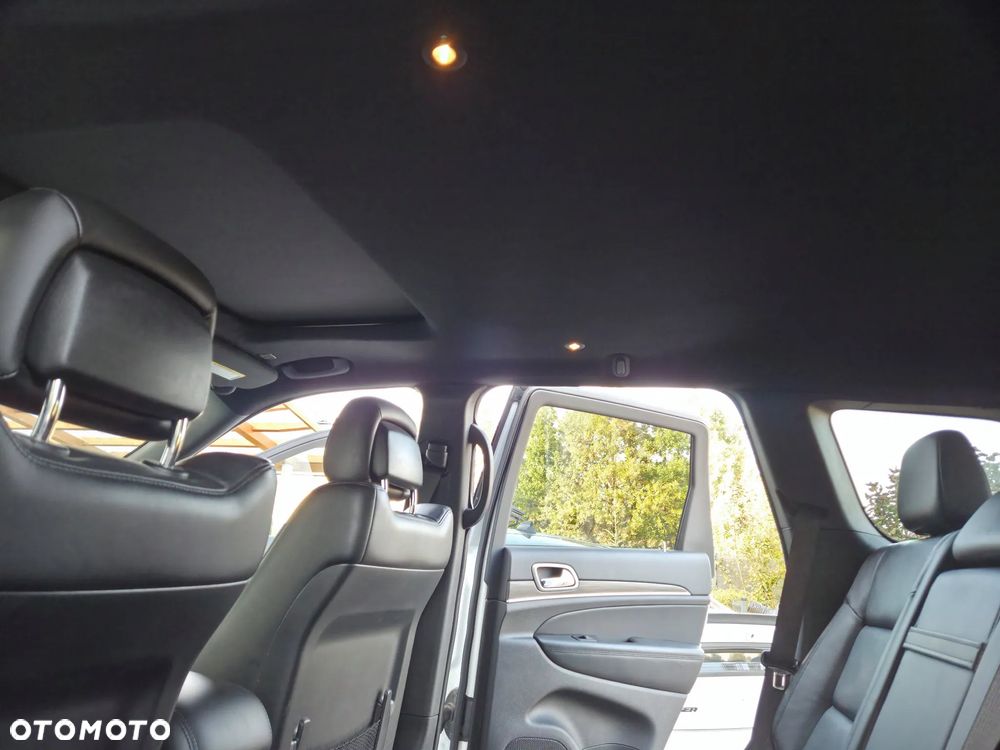 Jeep Grand Cherokee - 21