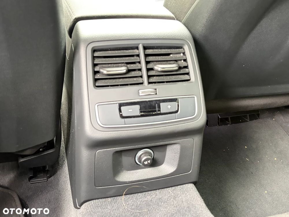 Audi A4 Limousine 35 TFSI mHEV S tronic - 10