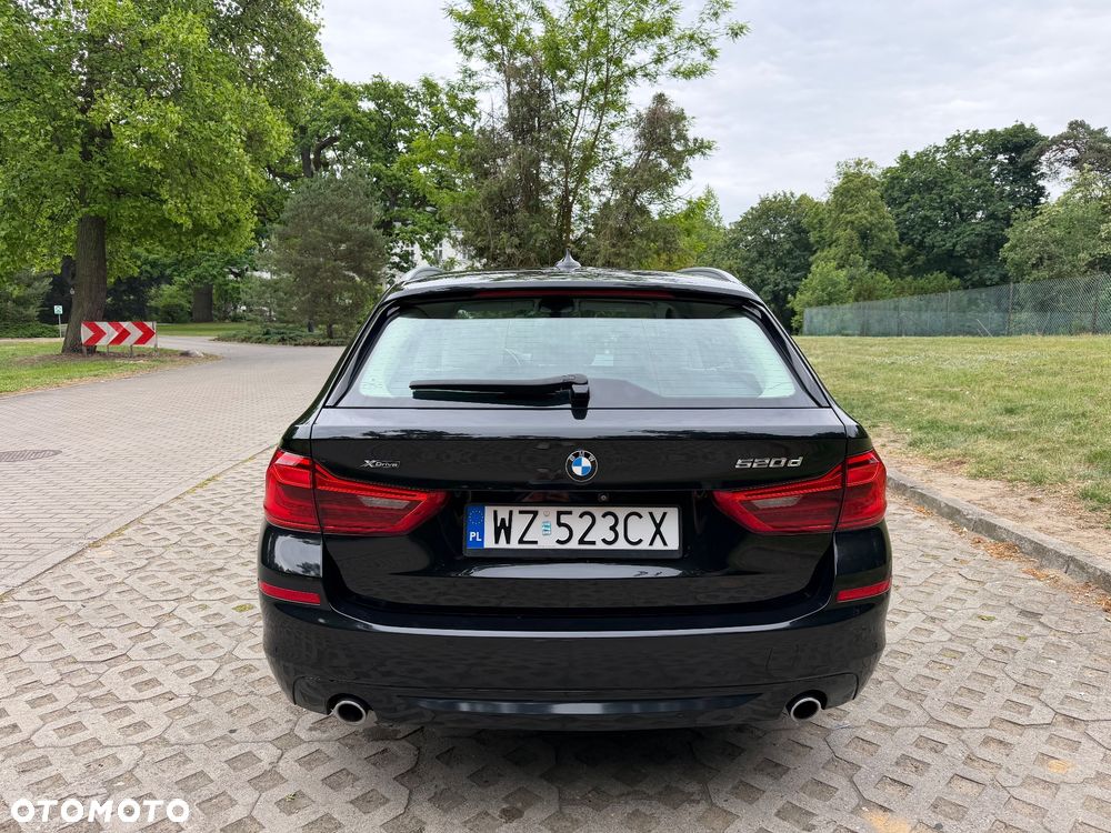 BMW Seria 5 520d xDrive - 4