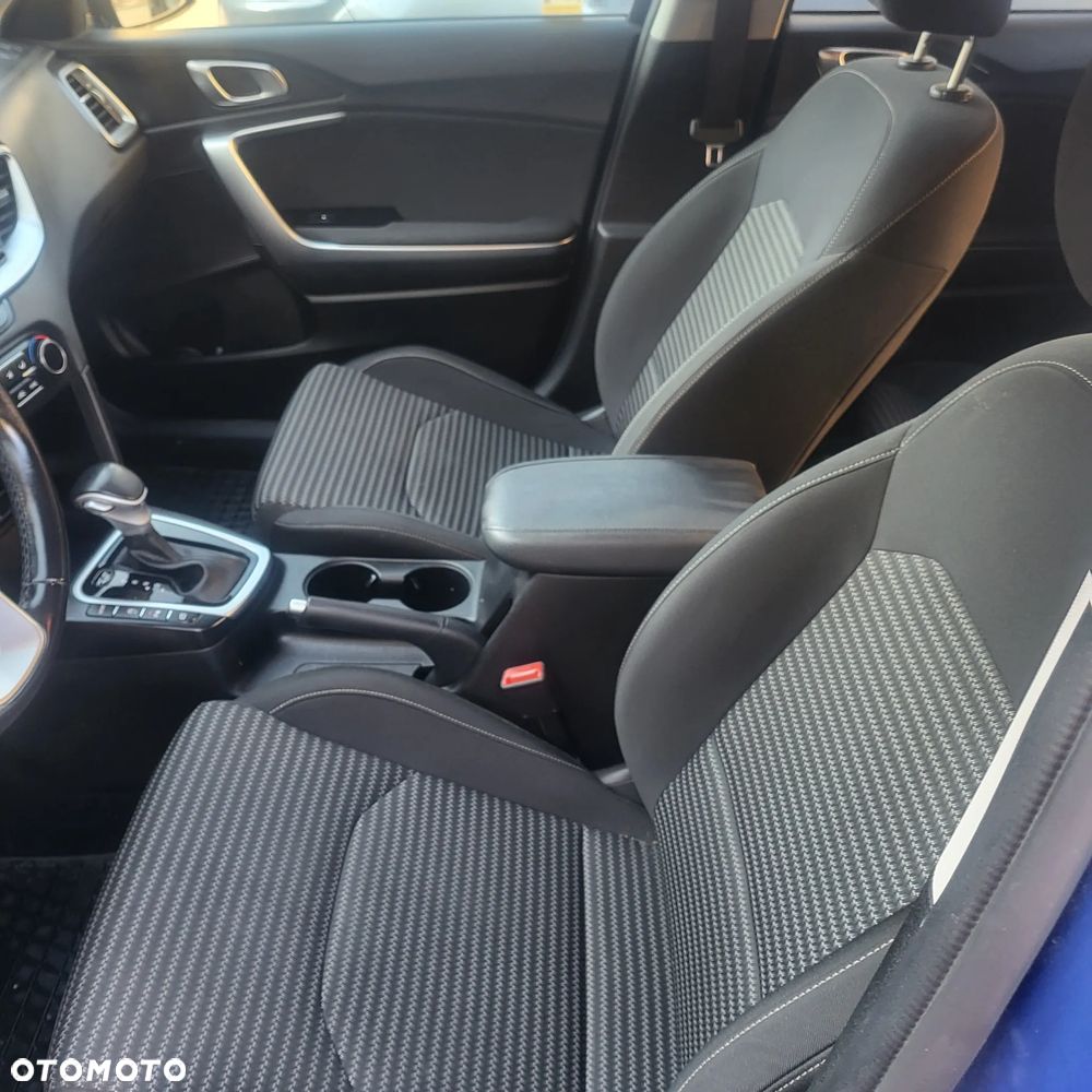 Kia XCeed - 18
