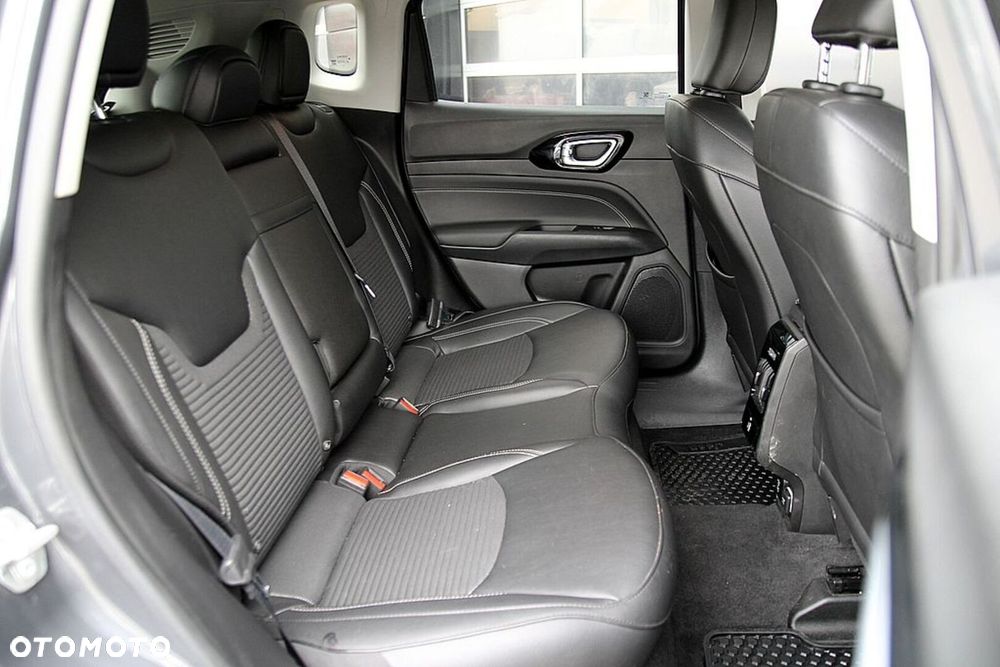 Jeep Compass - 25
