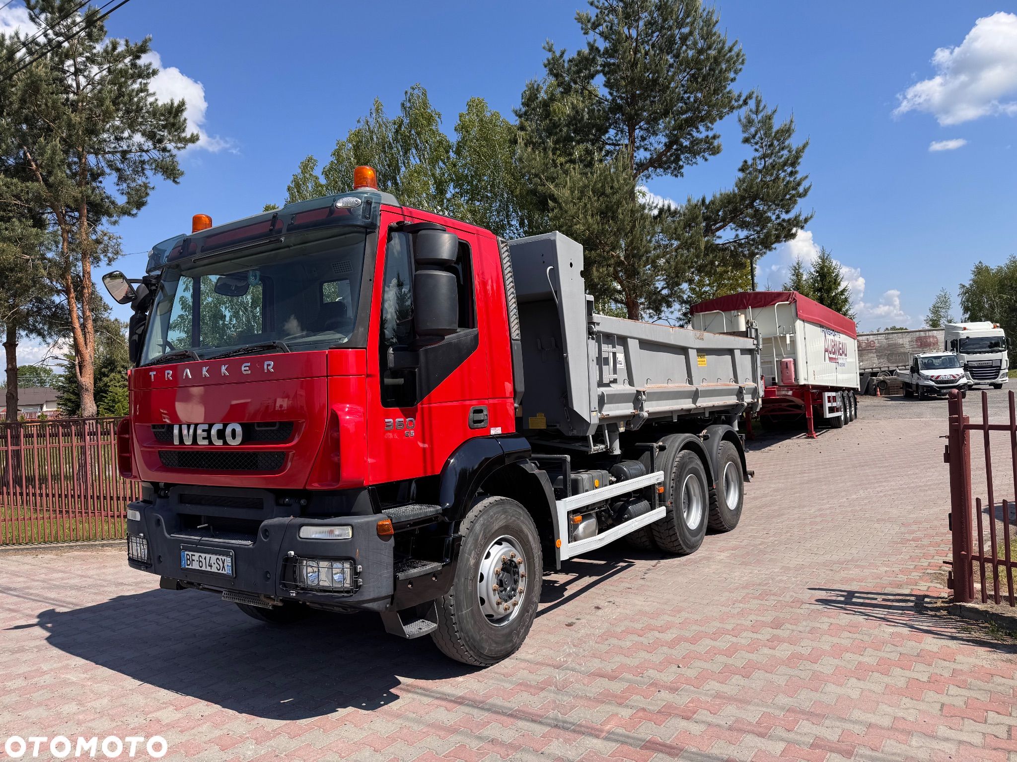 Iveco TRAKKER 360 euro 5 6x4 Only 180 TKM - 1