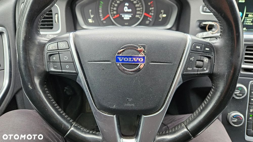 Volvo V60 D2 Momentum - 25