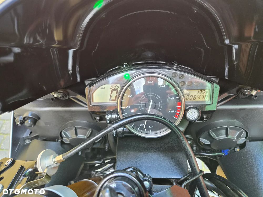 Yamaha YZF - 8