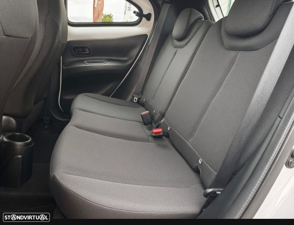 Toyota Aygo X Play - 9
