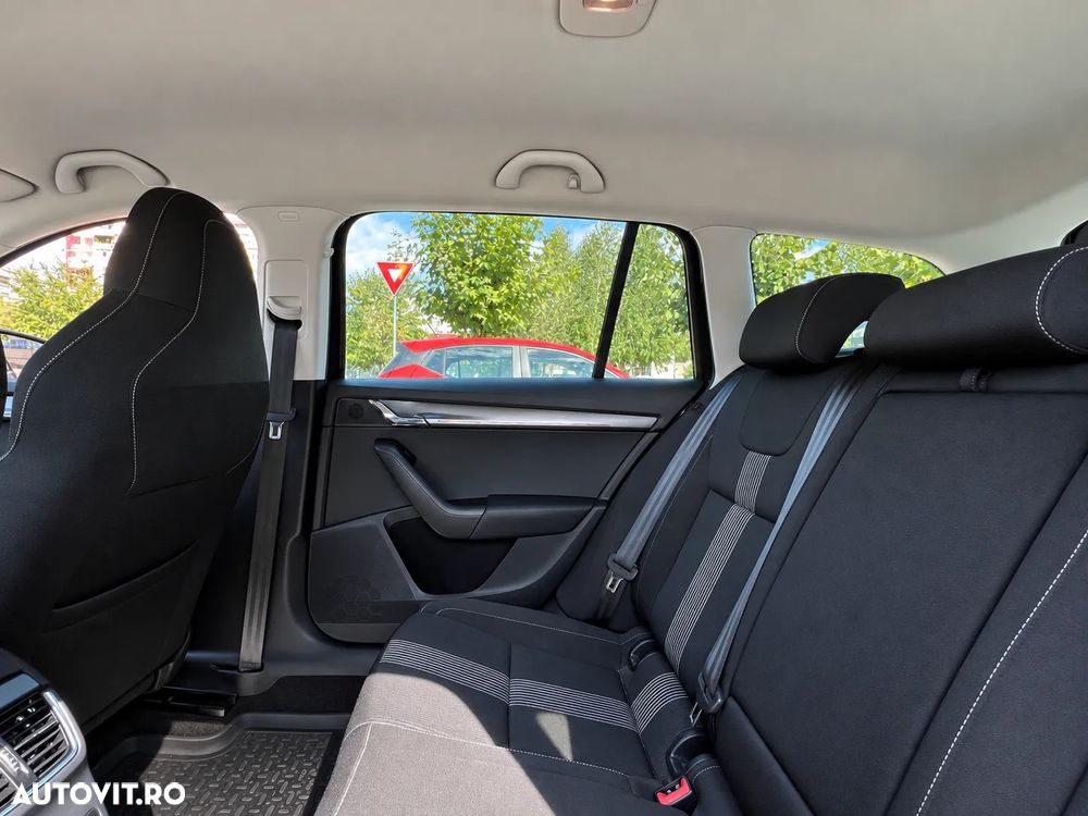 Skoda Octavia 1.6 TDI DSG Style - 12