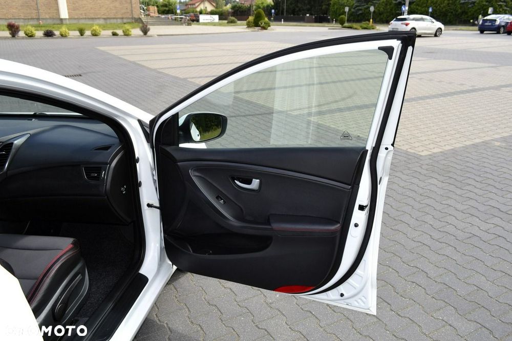 Hyundai i30 1.6 GDI Turbo Luxury - 39