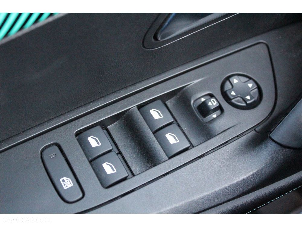 Peugeot 2008 1.5 BlueHDi Allure Pack S&S - 10