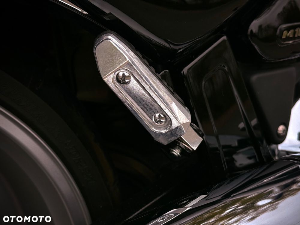 Suzuki Boulevard - 20