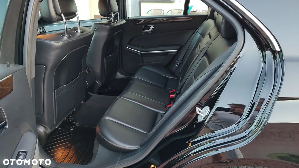 Mercedes-Benz Klasa E 200 NGT BlueEffICIENCY Elegance - 7