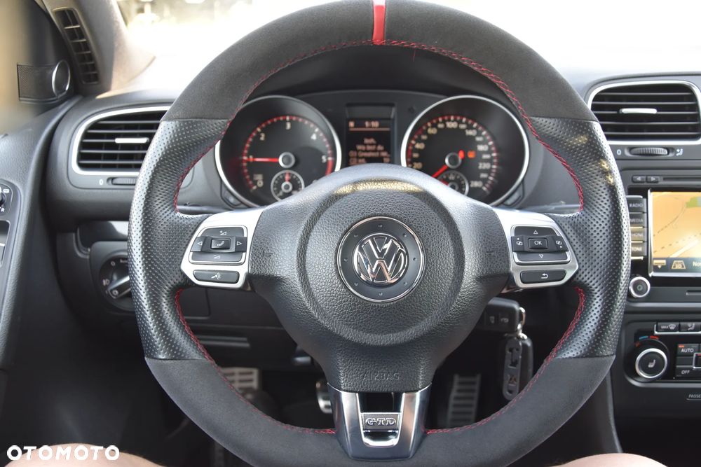 Volkswagen Golf - 17