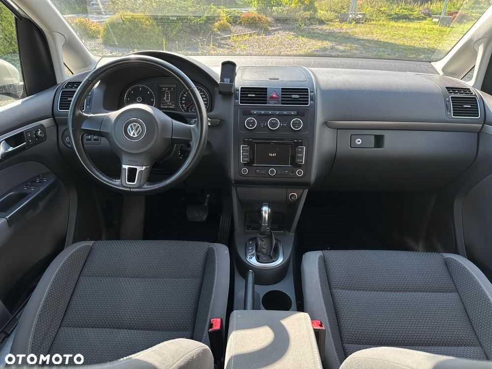 Volkswagen Touran 2.0 TDI DPF BlueMotion Technology DSG Highline - 7