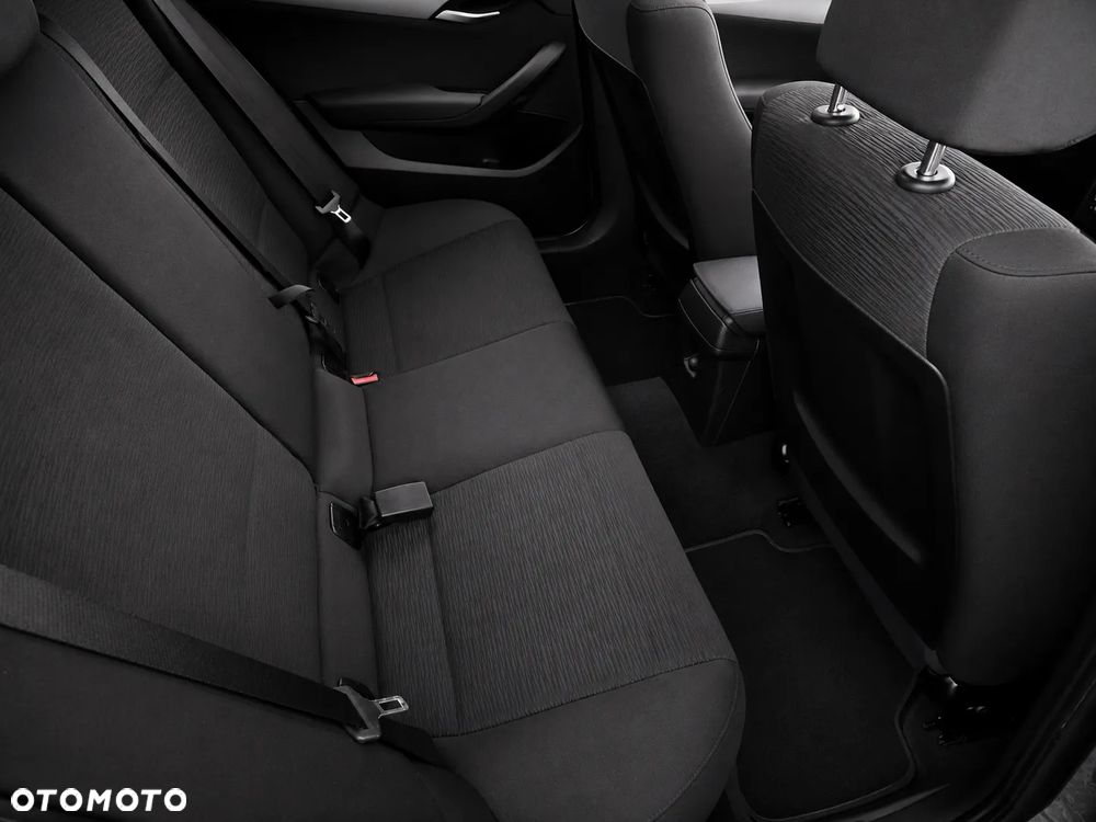 BMW X1 sDrive18d xLine - 24