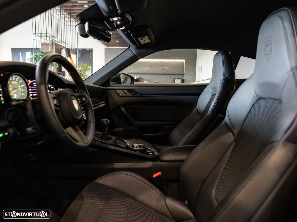 Porsche 911 (992) - 36