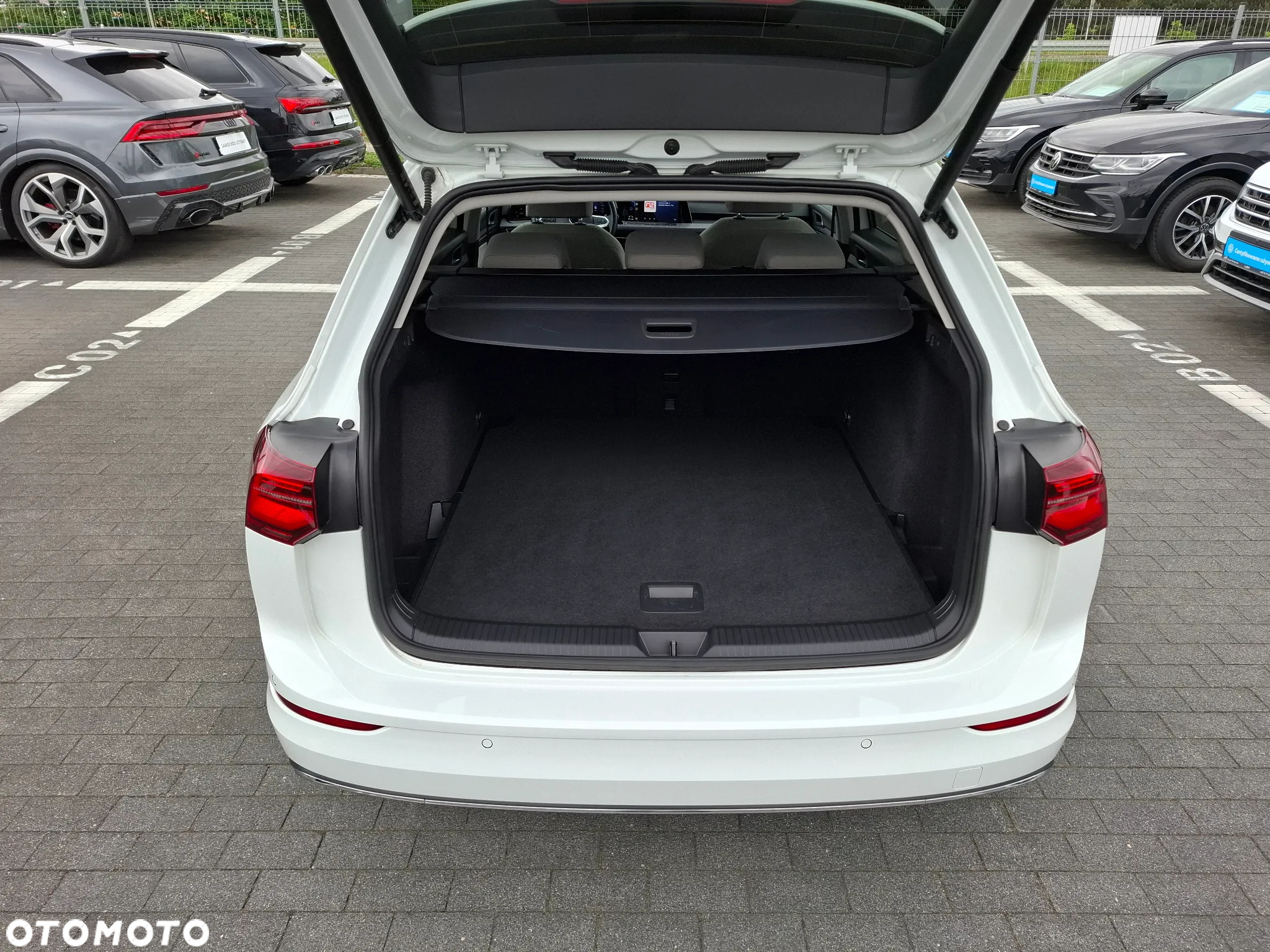 Volkswagen Golf VIII 1.5 TSI EVO Style - 9