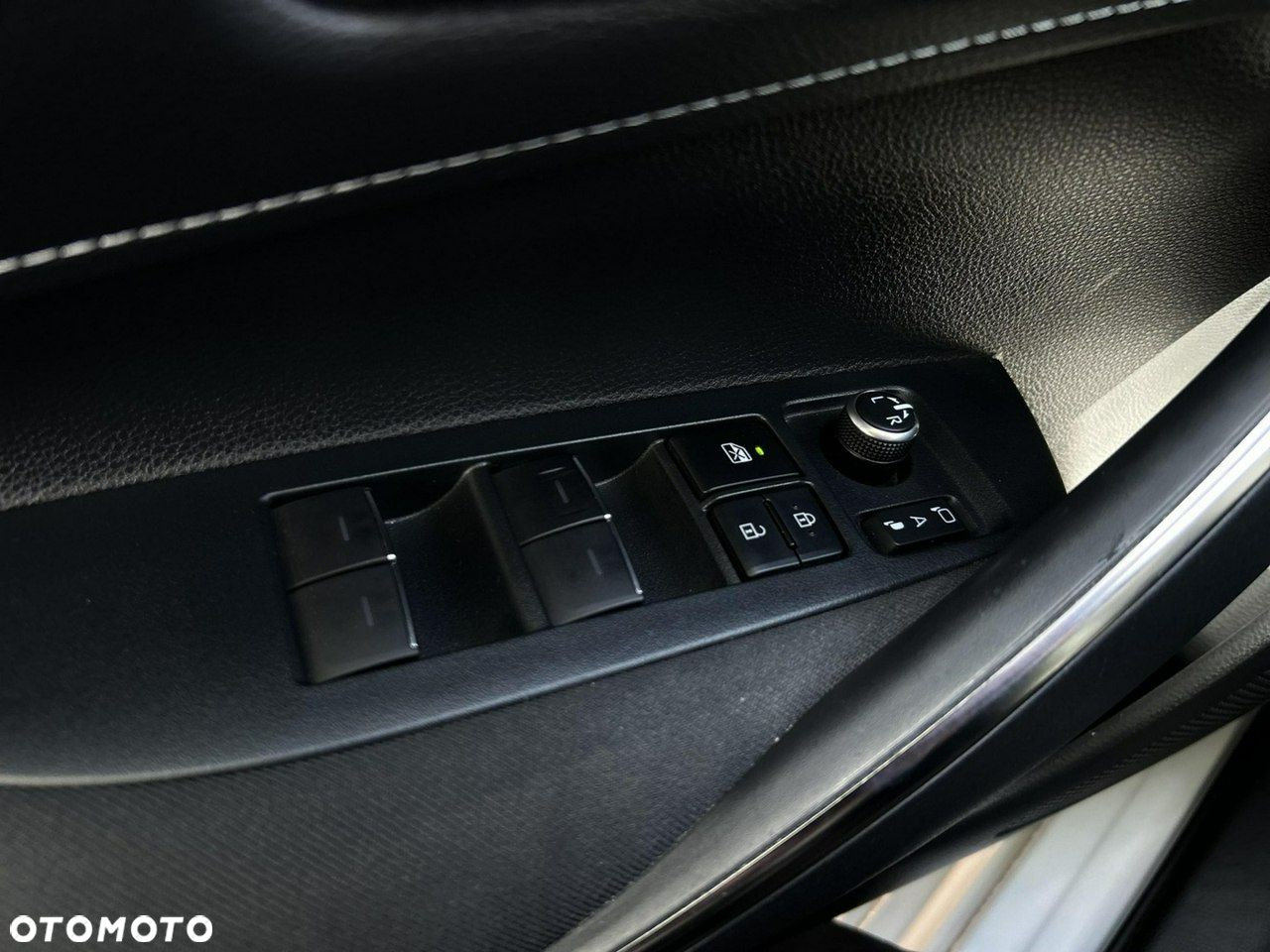 Toyota Corolla 1.8 Hybrid Comfort - 19