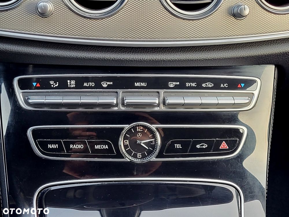 Mercedes-Benz Klasa E - 16